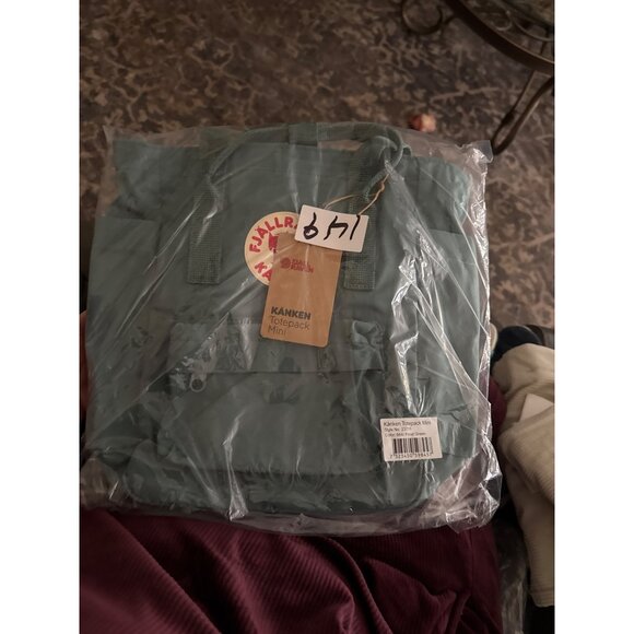 Fjallraven Kanken Totepack Mini NWT Style # 23711 Frost Green - Picture 7 of 7